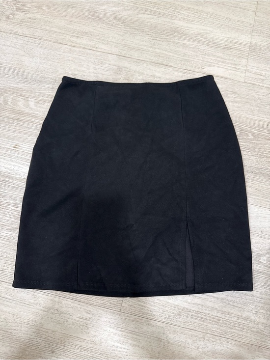 Windsor Dresses & Skirts - Windsor black midi skirt with zipper back